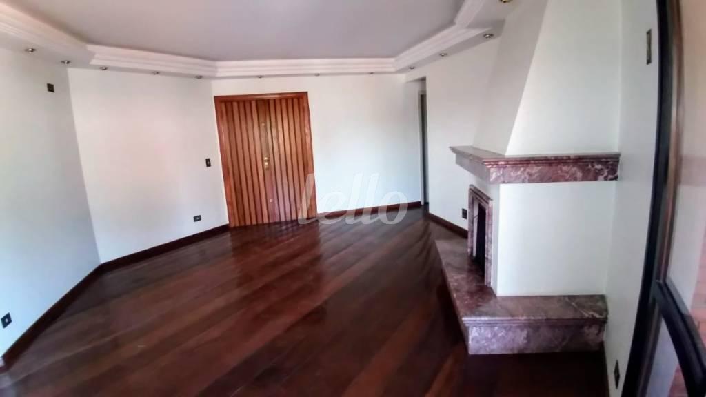 SALA COM LAREIRA de Apartamento para alugar, Padrão com 219 m², 4 quartos e 4 vagas em Vila Ester (zona Norte) - São Paulo