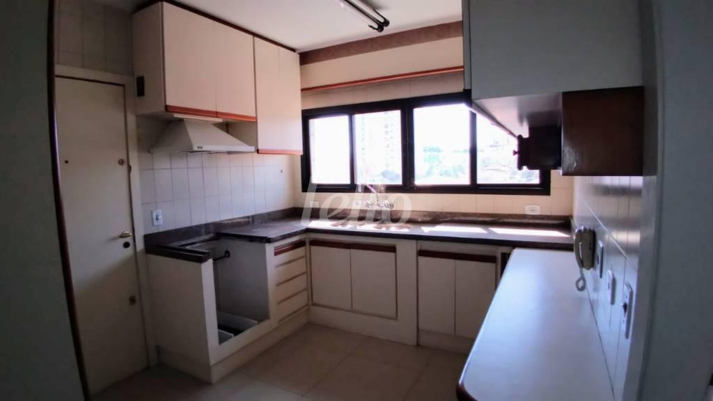 COZINHA de Apartamento para alugar, Padrão com 219 m², 4 quartos e 4 vagas em Vila Ester (zona Norte) - São Paulo