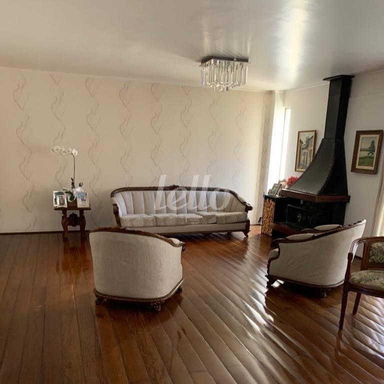 SALA DE ESTAR de Apartamento à venda, Padrão com 202 m², 4 quartos e 2 vagas em Centro - Santo André