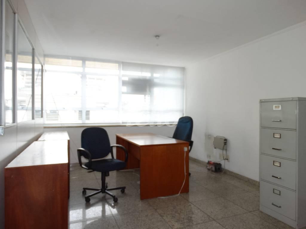 SALA de Sala / Conjunto para alugar, Padrão com 80 m², e em Pinheiros - São Paulo