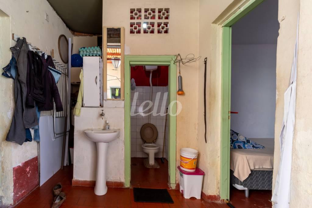 WC DE SERVIÇO de Casa à venda, térrea com 200 m², 2 quartos e 2 vagas em Santo Amaro - São Paulo