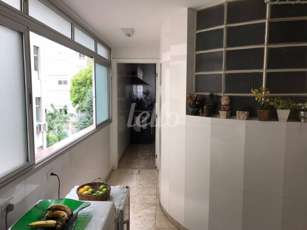 ÁREA DE SERVIÇO de Apartamento à venda, Padrão com 250 m², 4 quartos e 2 vagas em Higienópolis - São Paulo