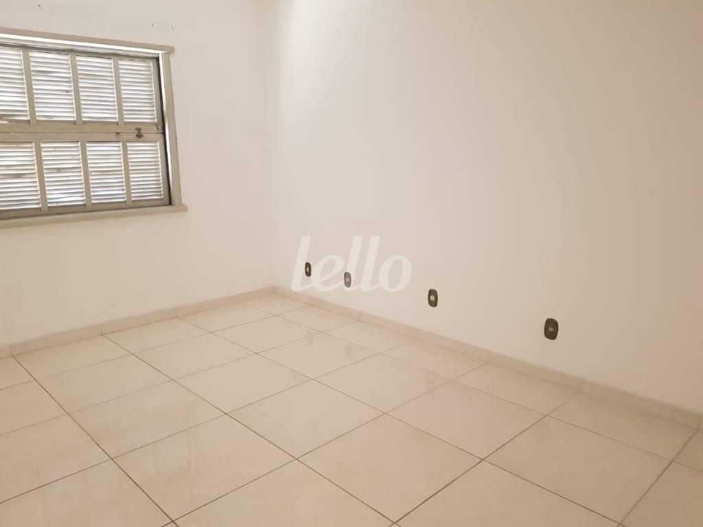 DORMITÓRIO de Casa à venda, sobrado com 172 m², 2 quartos e 4 vagas em Vila Clementino - São Paulo