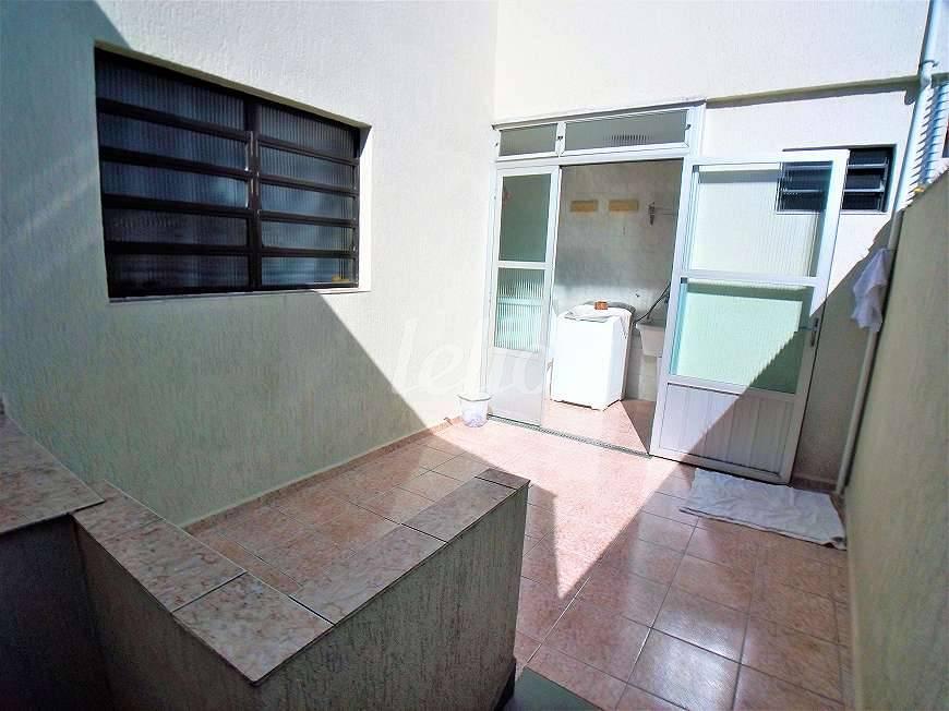 ÁREA DE SERVIÇO de Casa à venda, sobrado com 160 m², 3 quartos e 5 vagas em Jardim Virginia Bianca - São Paulo