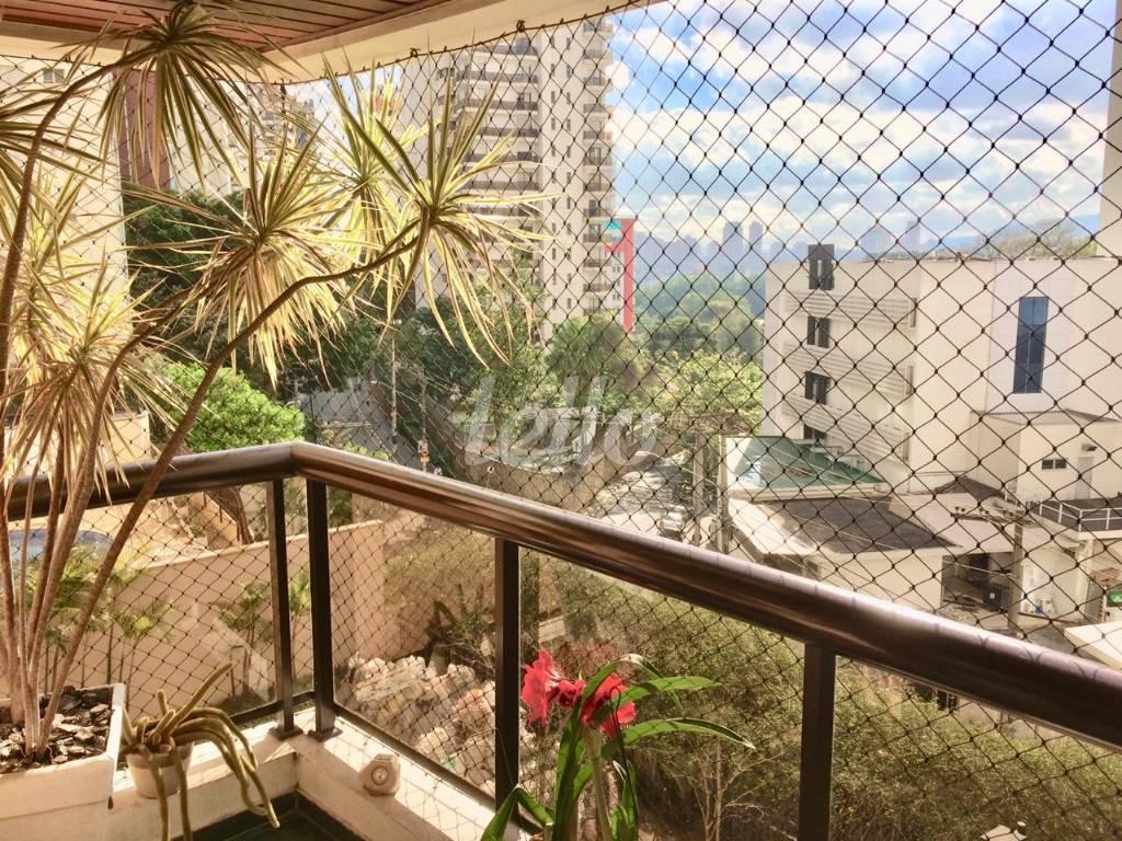 VISITA SACADA de Apartamento à venda, Padrão com 140 m², 4 quartos e 3 vagas em Santana - São Paulo