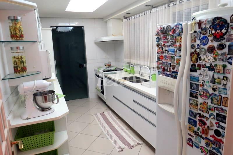 COZINHA de Apartamento à venda, Padrão com 298 m², 4 quartos e 4 vagas em Chora Menino - São Paulo