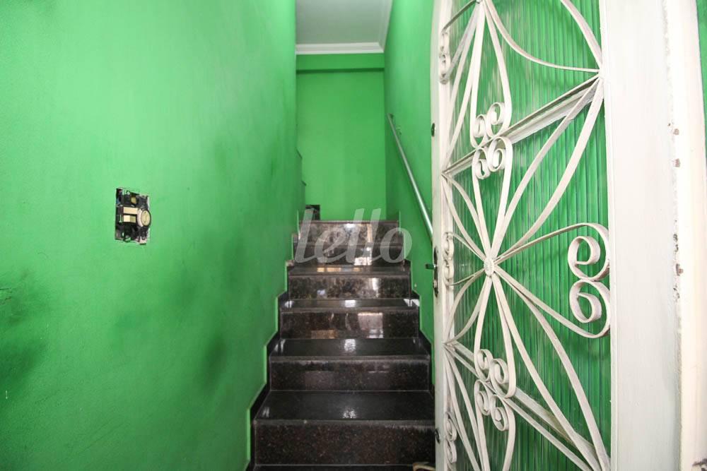 ESCADA ACESSO AO IMOVEL de Casa à venda, sobrado com 200 m², 3 quartos e 1 vaga em Vila Guilherme - São Paulo