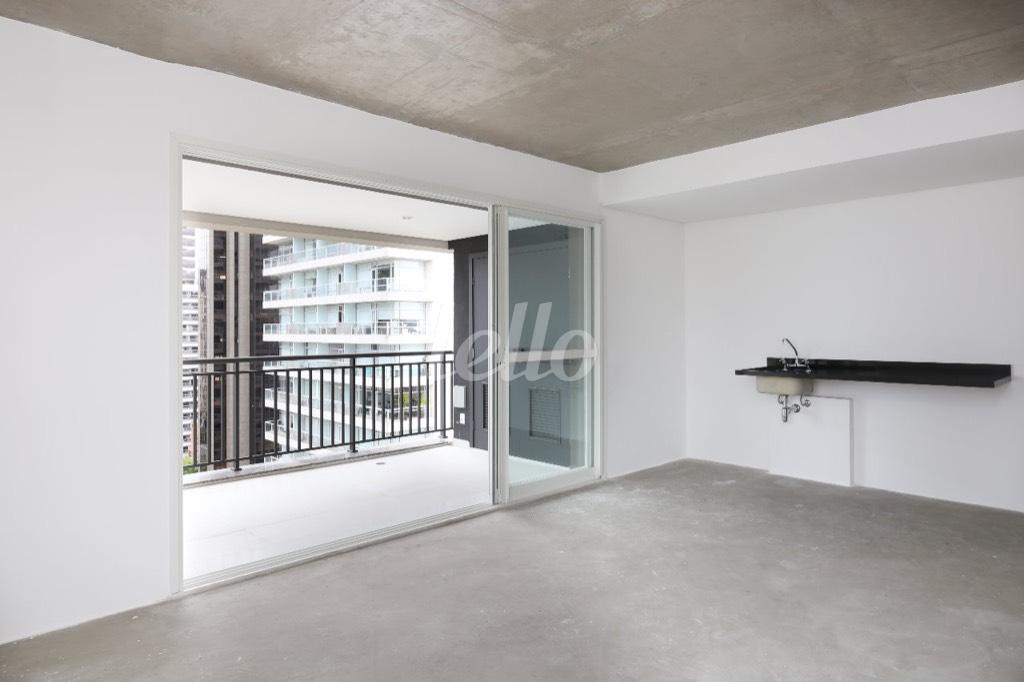 SALA de Apartamento à venda, Padrão com 61 m², 1 quarto e 1 vaga em Cidade Monções - São Paulo