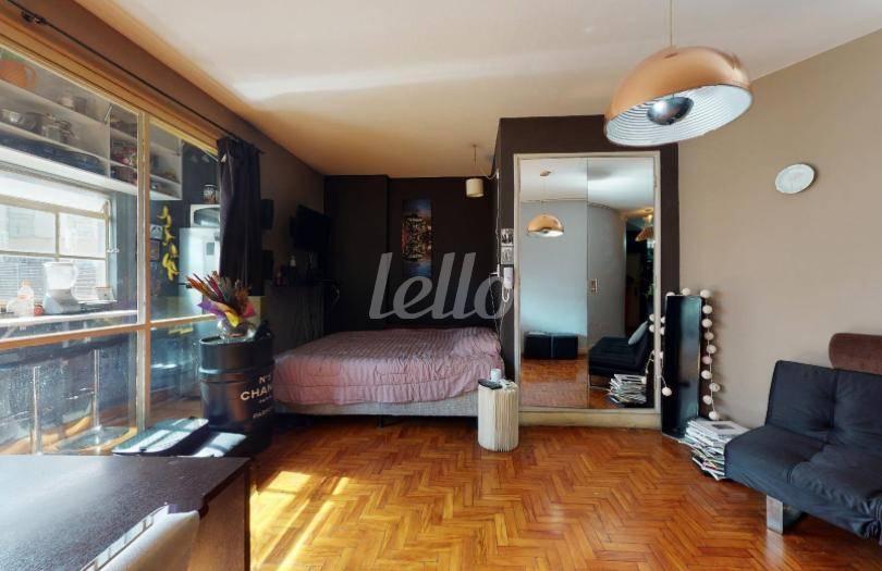 SALA/QUARTO de Apartamento para alugar, Studio com 45 m², 1 quarto e em República - São Paulo