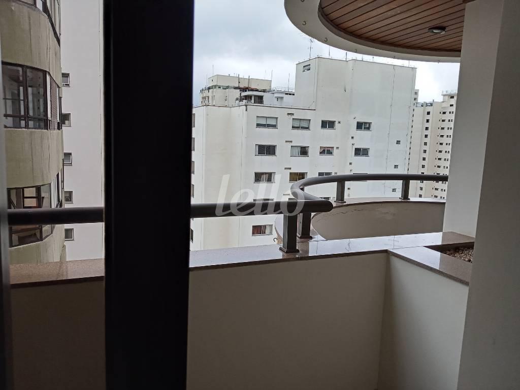 VARANDA de Apartamento à venda, Padrão com 220 m², 4 quartos e 3 vagas em Planalto Paulista - São Paulo