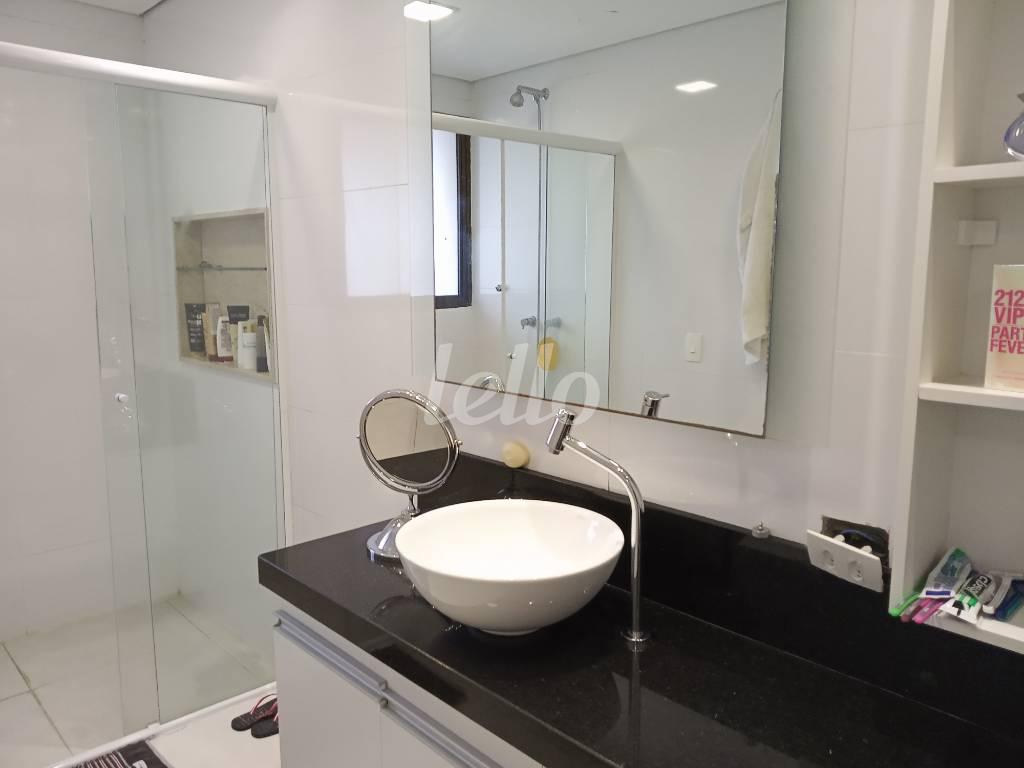 BANHEIRO DA SUÍTE de Apartamento à venda, Padrão com 220 m², 4 quartos e 3 vagas em Planalto Paulista - São Paulo