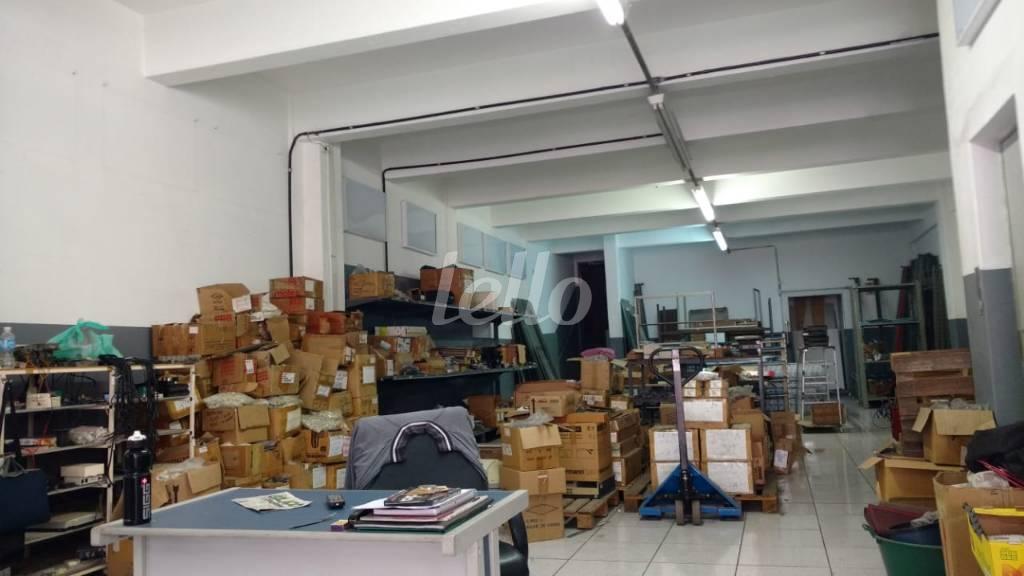 DEPOSITO de Galpão/Armazém à venda, Padrão com 2480 m², e 6 vagas em Bom Retiro - São Paulo