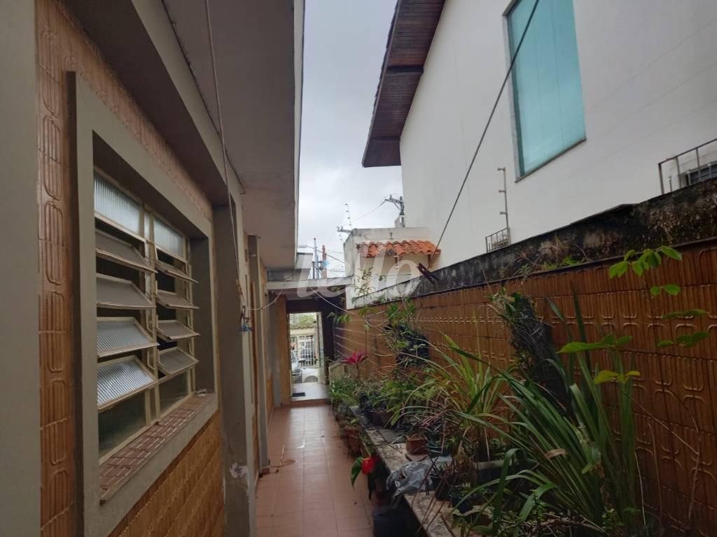 CASA PRINCIPAL (17) de Casa à venda, sobrado com 250 m², 7 quartos e 2 vagas em Vila Guaca - São Paulo