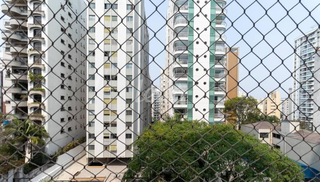 VISTA de Apartamento para alugar, Padrão com 130 m², 2 quartos e 1 vaga em Cerqueira César - São Paulo