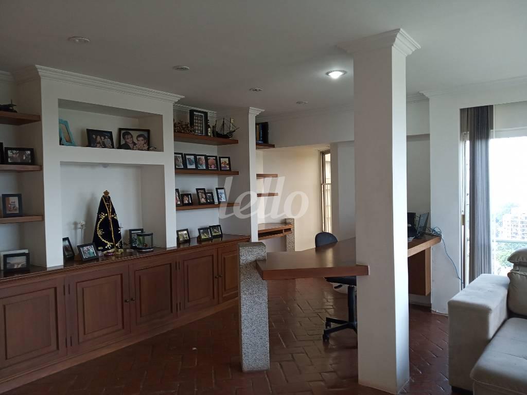 SALA DE LEITURA de Apartamento à venda, Padrão com 187 m², 3 quartos e 2 vagas em Santo Amaro - São Paulo