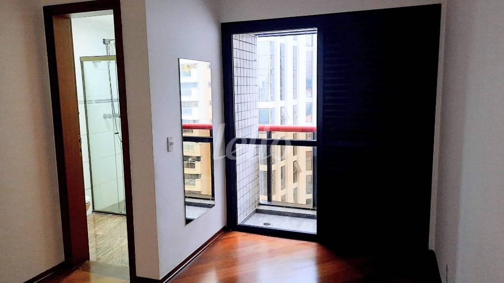 SUÍTE de Apartamento à venda, Padrão com 187 m², 4 quartos e 3 vagas em Vila Regente Feijó - São Paulo