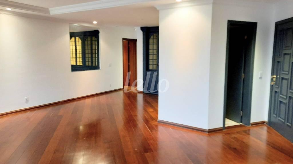 LIVING de Apartamento à venda, Padrão com 187 m², 4 quartos e 3 vagas em Vila Regente Feijó - São Paulo