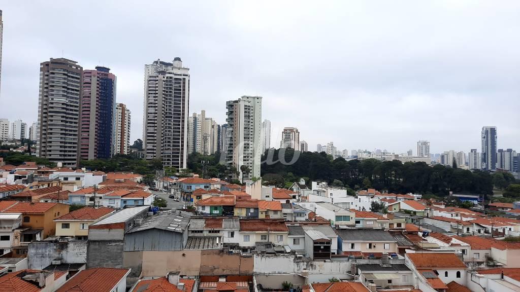 VISTA DA SACADA de Apartamento à venda, Padrão com 187 m², 4 quartos e 3 vagas em Vila Regente Feijó - São Paulo