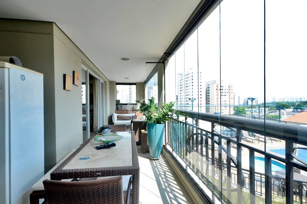 VARANDA GOURMET de Apartamento à venda, Padrão com 189 m², 3 quartos e 3 vagas em Santana - São Paulo
