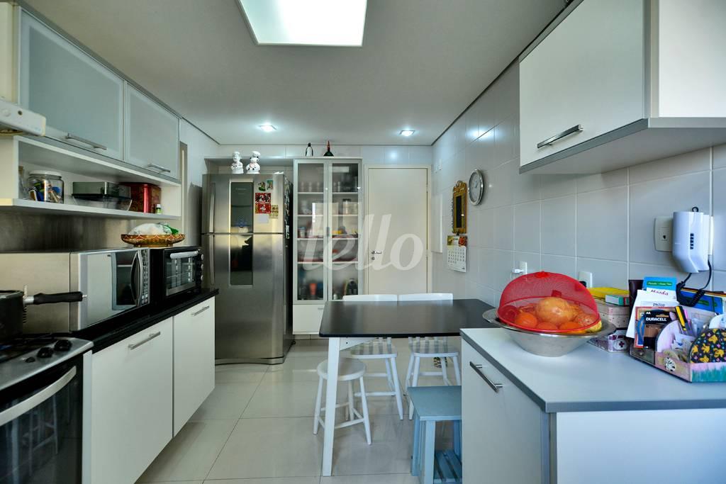 COZINHA de Apartamento à venda, Padrão com 189 m², 3 quartos e 3 vagas em Santana - São Paulo