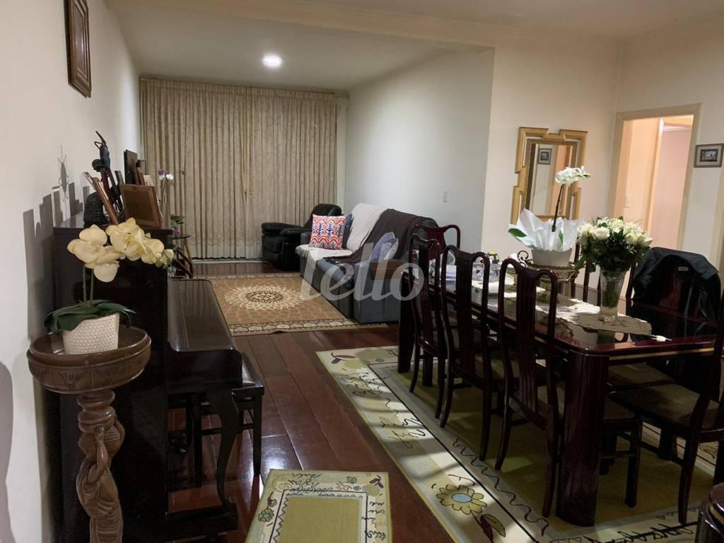 SALA DOIS AMBIENTES de Apartamento à venda, Padrão com 205 m², 3 quartos e 1 vaga em Centro - Santo André