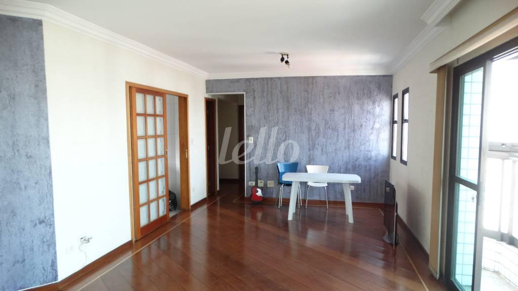 SALA de Apartamento para alugar, Padrão com 80 m², 3 quartos e 4 vagas em Santa Teresinha - São Paulo