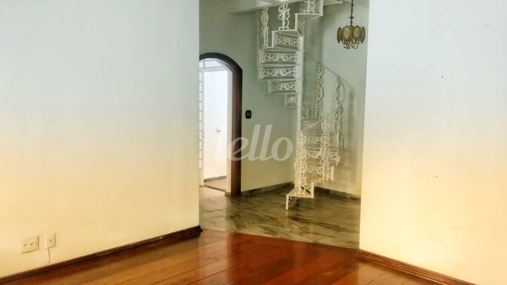 LIVING de Casa à venda, sobrado com 217 m², 3 quartos e 2 vagas em Vila da Saúde - São Paulo