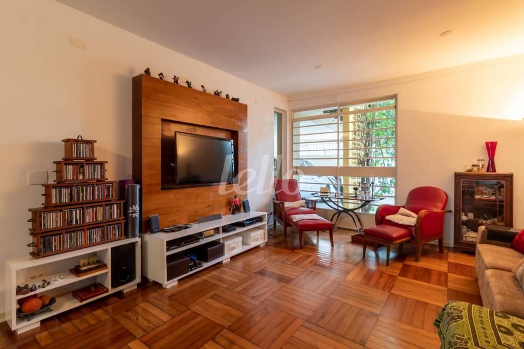 SALA DOIS AMBIENTES de Casa à venda, sobrado com 220 m², 4 quartos e 2 vagas em Brooklin Paulista - São Paulo