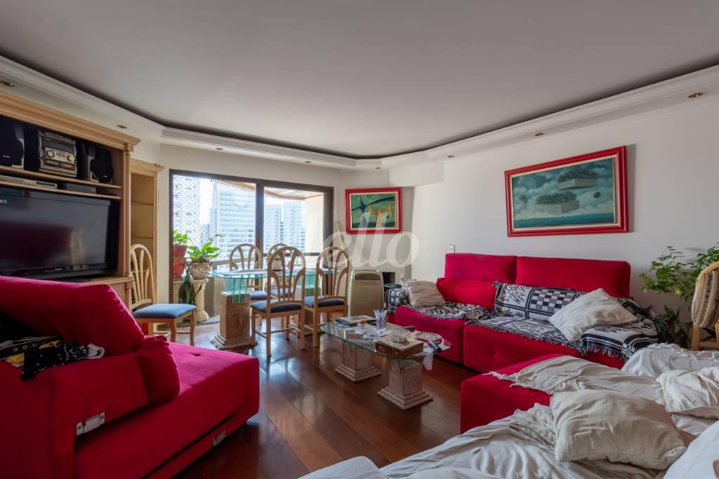 SALA DOIS AMBIENTES de Apartamento à venda, Padrão com 149 m², 3 quartos e 2 vagas em Cidade Monções - São Paulo