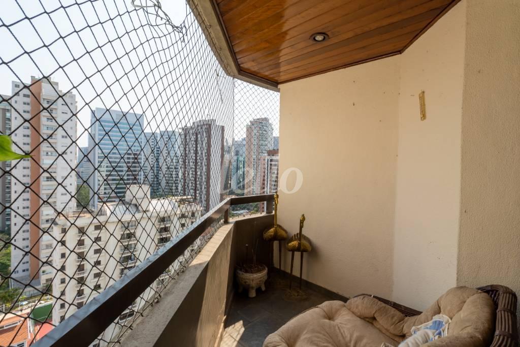 VARANDA de Apartamento à venda, Padrão com 149 m², 3 quartos e 2 vagas em Cidade Monções - São Paulo