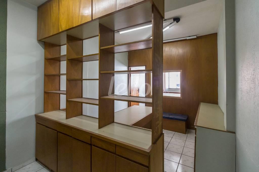 SALA de Sala / Conjunto para alugar, Padrão com 45 m², e 1 vaga em Sé - São Paulo