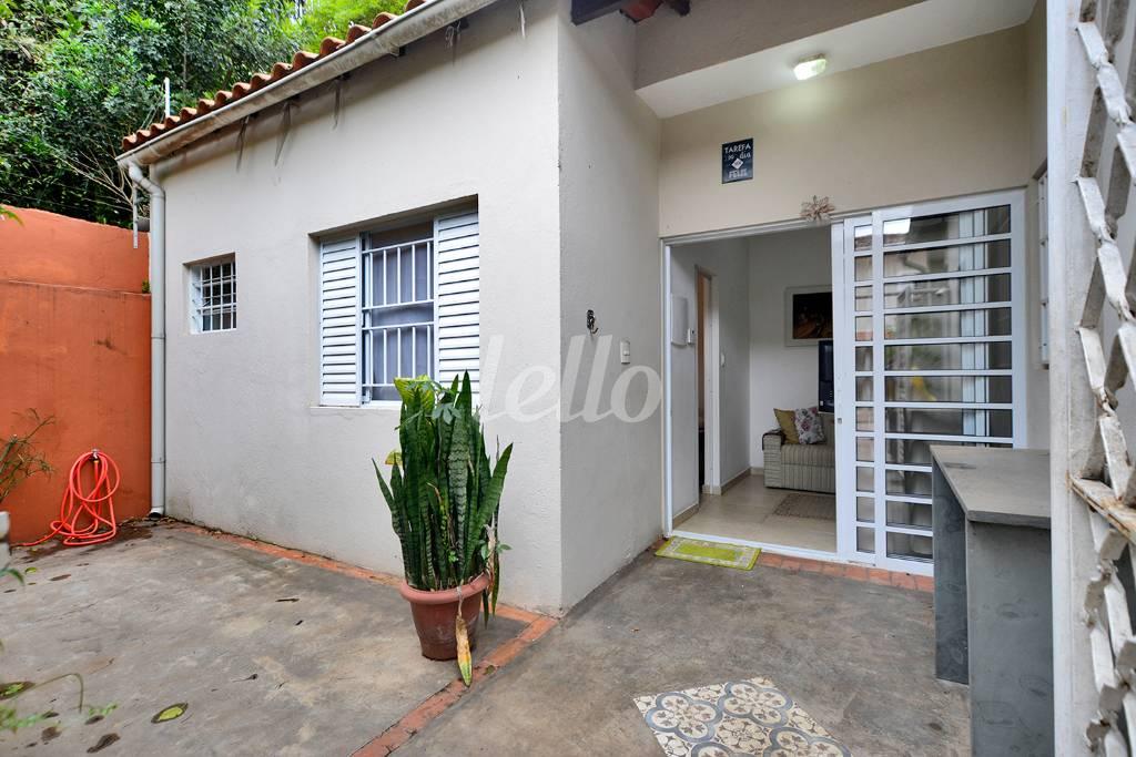 ACESSO EDÍCULA de Casa à venda, sobrado com 428 m², 5 quartos e 3 vagas em Campo Belo - São Paulo