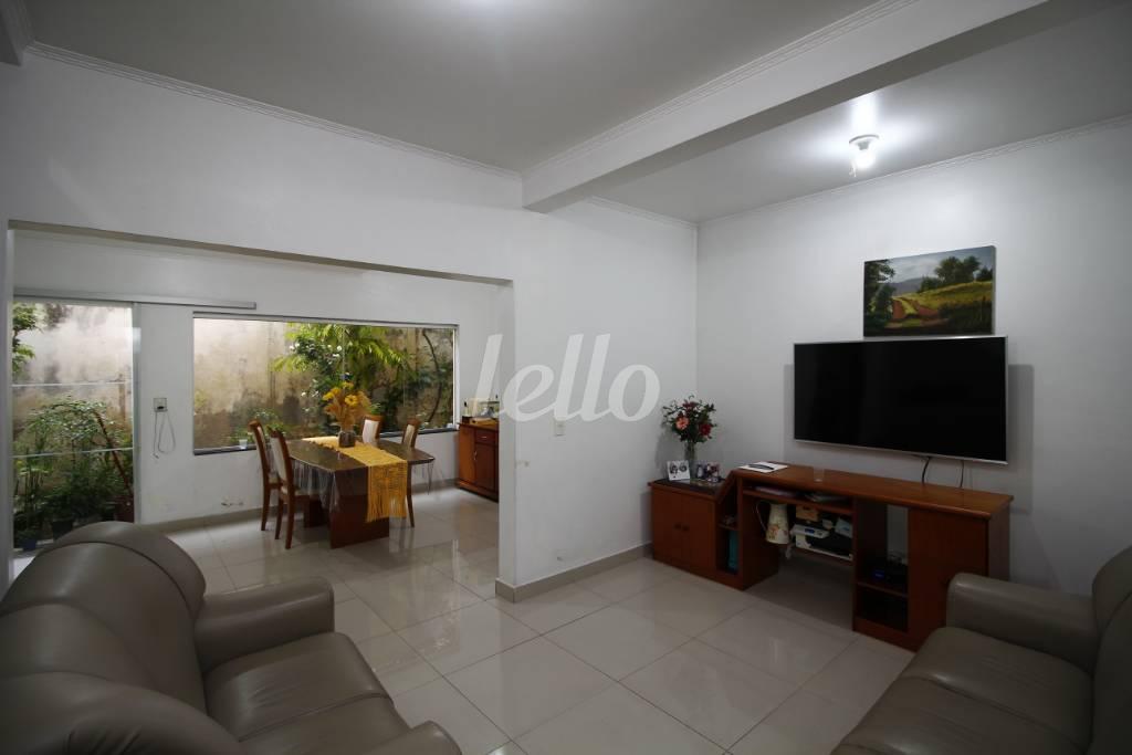 SALA DE TV de Casa à venda, sobrado com 323 m², 3 quartos e 4 vagas em Jardim Bela Vista - Santo André