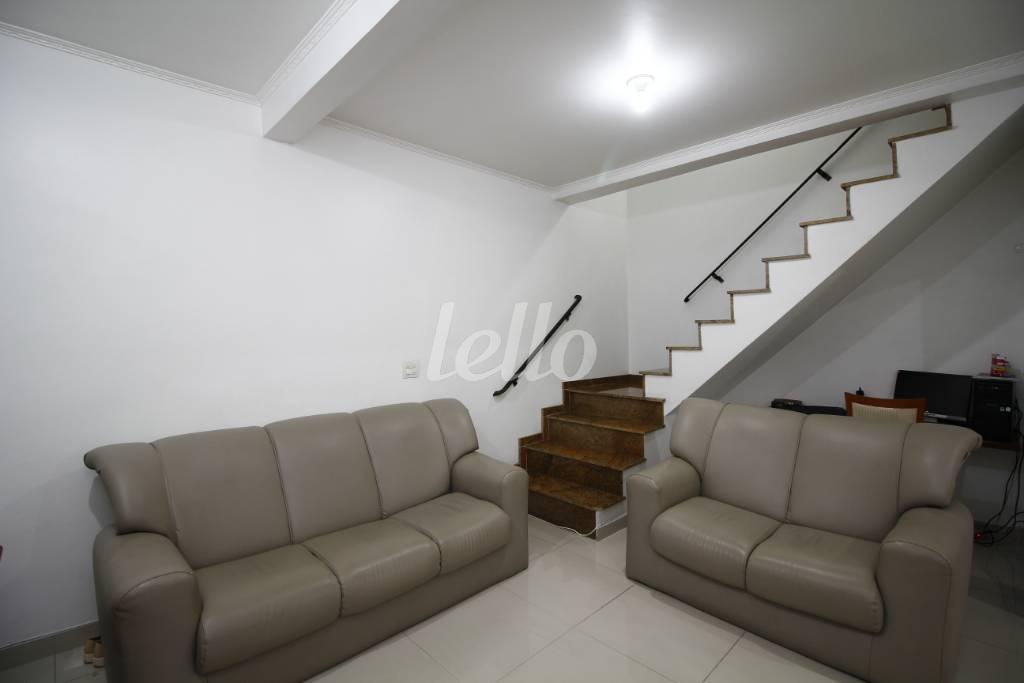 SALA DE TV de Casa à venda, sobrado com 323 m², 3 quartos e 4 vagas em Jardim Bela Vista - Santo André