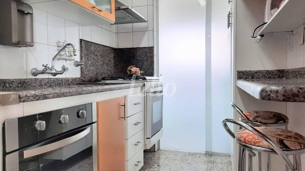 COZINHA de Apartamento à venda, Padrão com 77 m², 3 quartos e 2 vagas em Quinta da Paineira - São Paulo