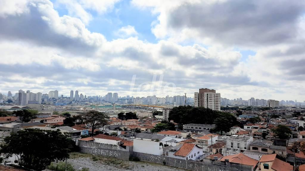 VISTA DO LIVING de Apartamento à venda, Padrão com 77 m², 3 quartos e 2 vagas em Quinta da Paineira - São Paulo
