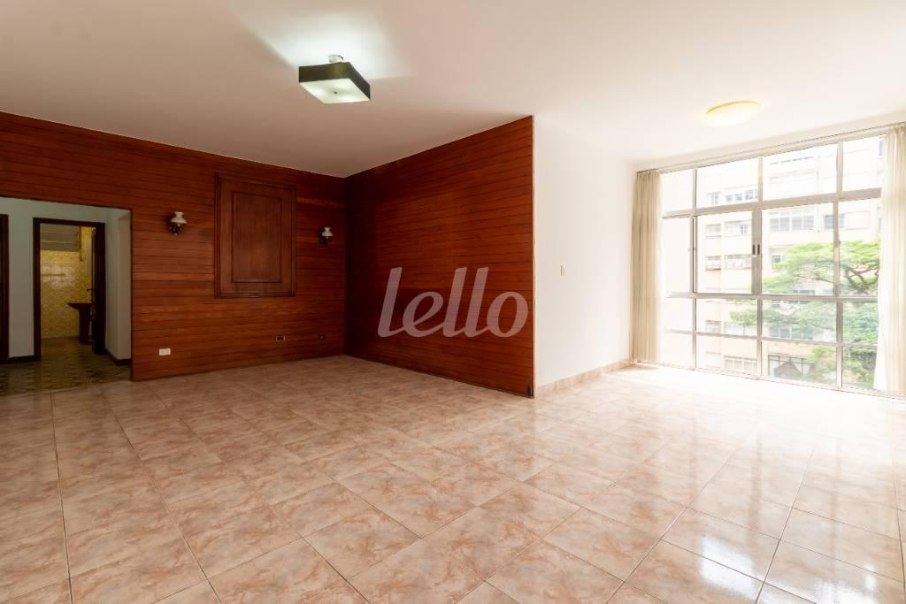 SALA de Apartamento à venda, Padrão com 218 m², 3 quartos e 1 vaga em Bela Vista - São Paulo