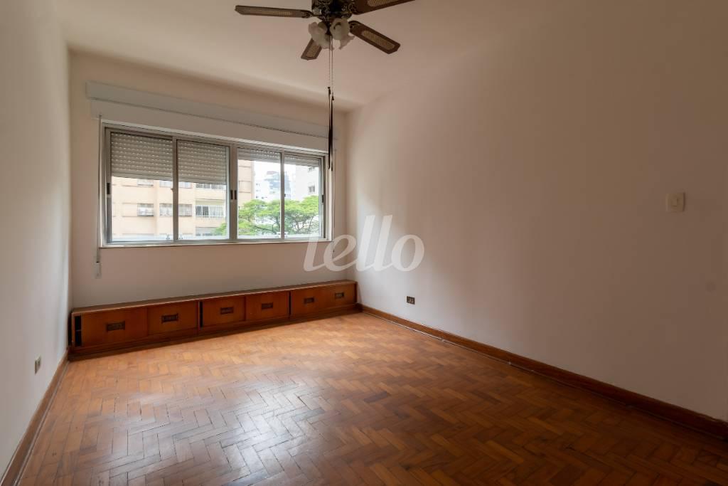DORMITÓRIO de Apartamento à venda, Padrão com 218 m², 3 quartos e 1 vaga em Bela Vista - São Paulo
