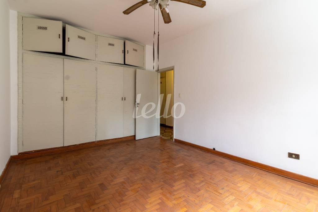DORMITÓRIO de Apartamento à venda, Padrão com 218 m², 3 quartos e 1 vaga em Bela Vista - São Paulo