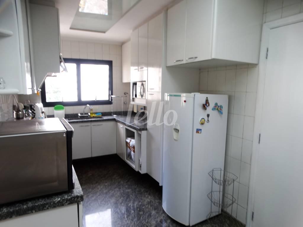 COZINHA de Apartamento à venda, Padrão com 200 m², 4 quartos e 3 vagas em Perdizes - São Paulo