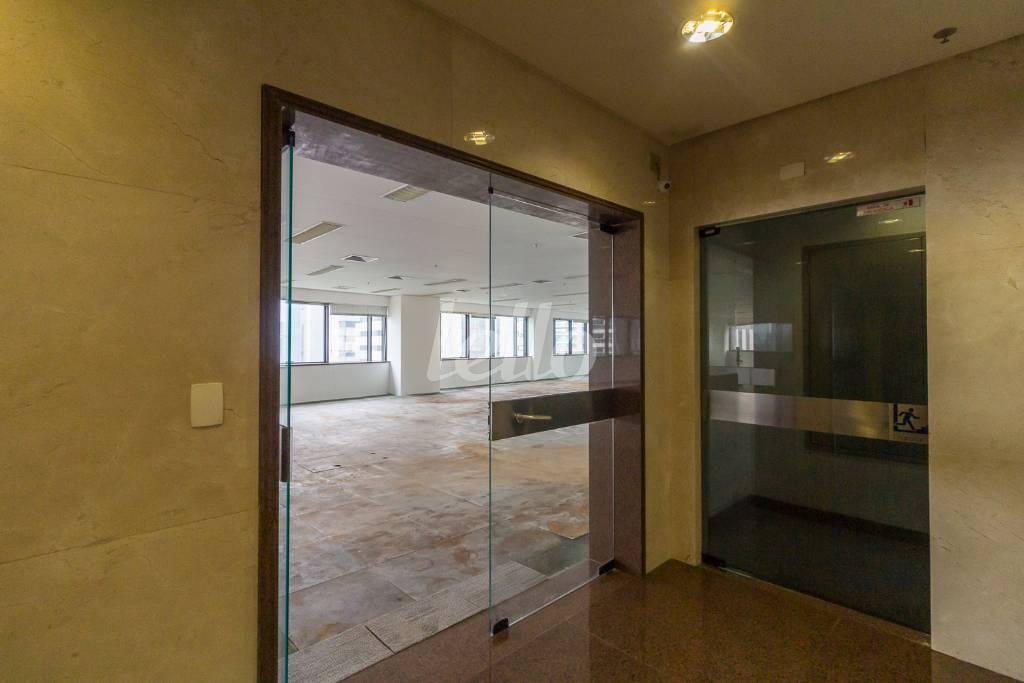 ANDAR de Sala / Conjunto para alugar, Padrão com 258 m², e 8 vagas em Cidade Monções - São Paulo