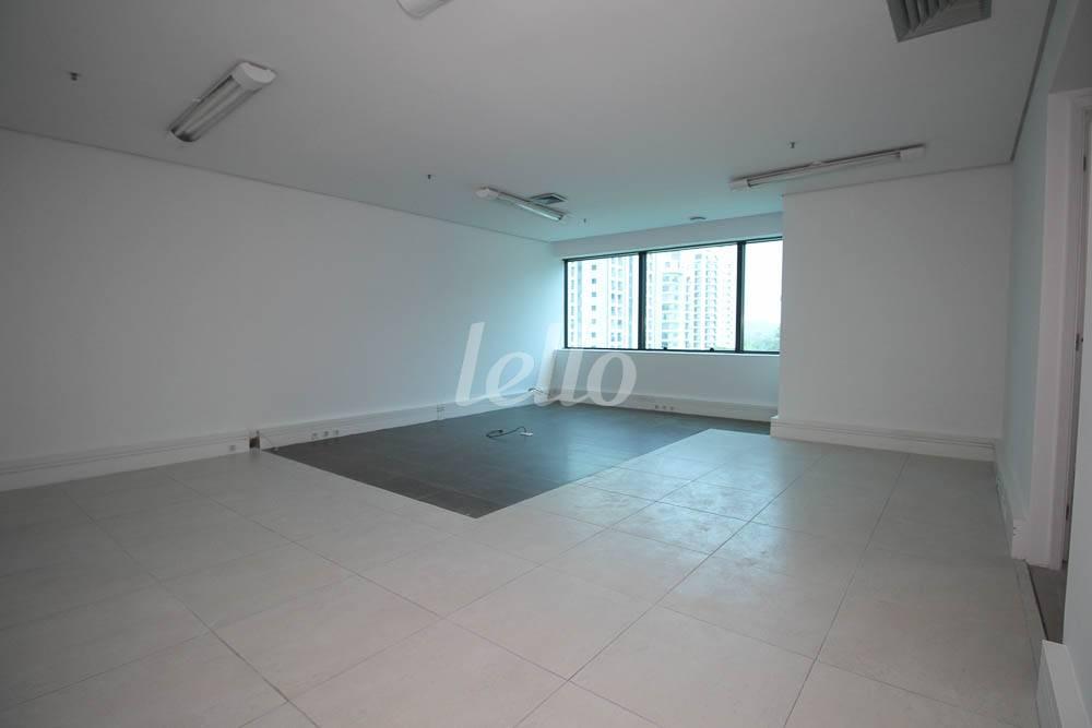 SALA de Sala / Conjunto para alugar, Padrão com 48 m², e 2 vagas em Pinheiros - São Paulo