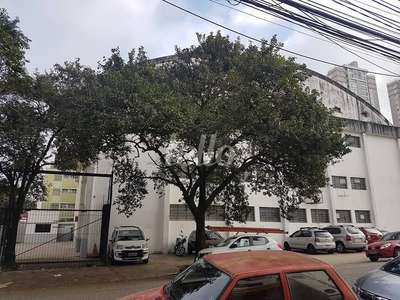 ESTACIONAMENTO de Galpão/Armazém à venda, Padrão com 1818 m², e em Água Branca - São Paulo