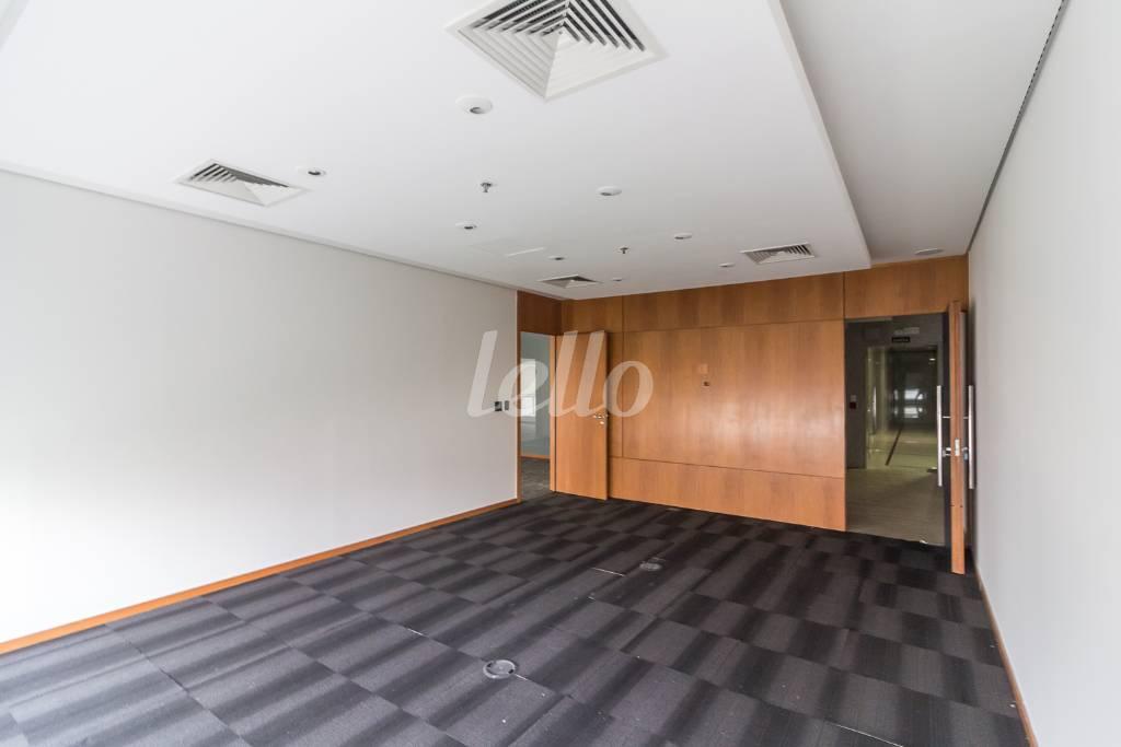 SALA 01 de Sala / Conjunto para alugar, Padrão com 417 m², e 12 vagas em Cidade Monções - São Paulo