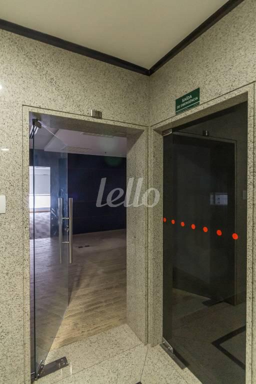 HALL de Sala / Conjunto para alugar, Padrão com 417 m², e 12 vagas em Cidade Monções - São Paulo