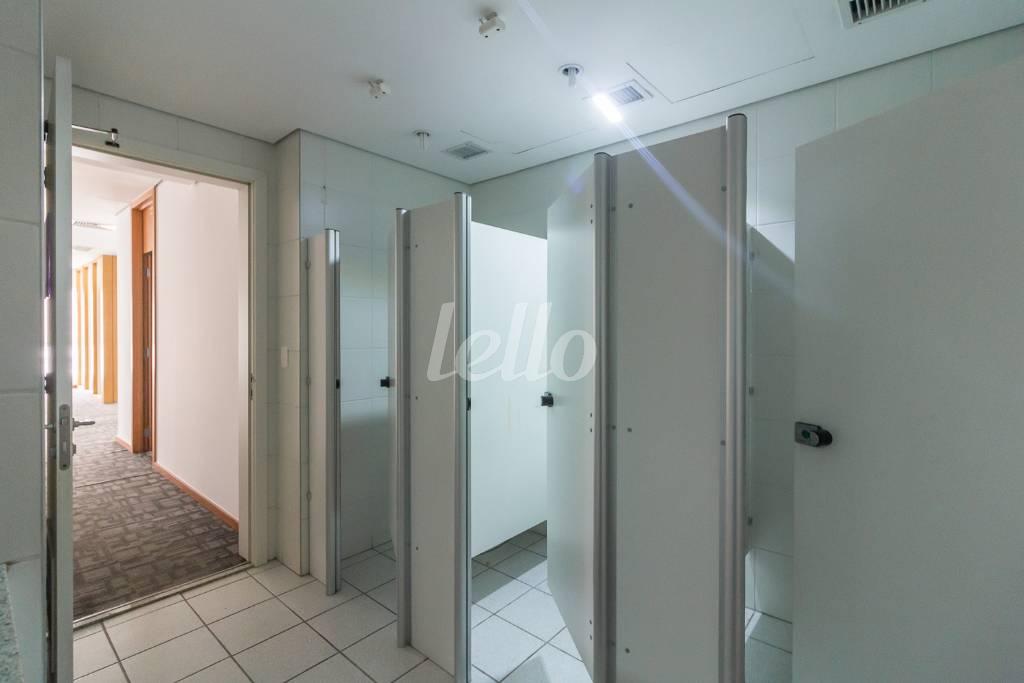 BANHEIRO de Sala / Conjunto para alugar, Padrão com 417 m², e 12 vagas em Cidade Monções - São Paulo