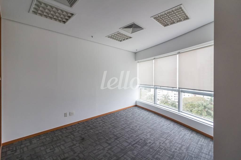 SALA 01 de Sala / Conjunto para alugar, Padrão com 417 m², e 12 vagas em Cidade Monções - São Paulo
