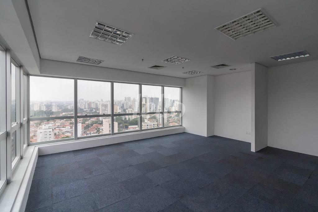 SALA de Andar para alugar, Padrão com 1085 m², e 24 vagas em Cidade Monções - São Paulo