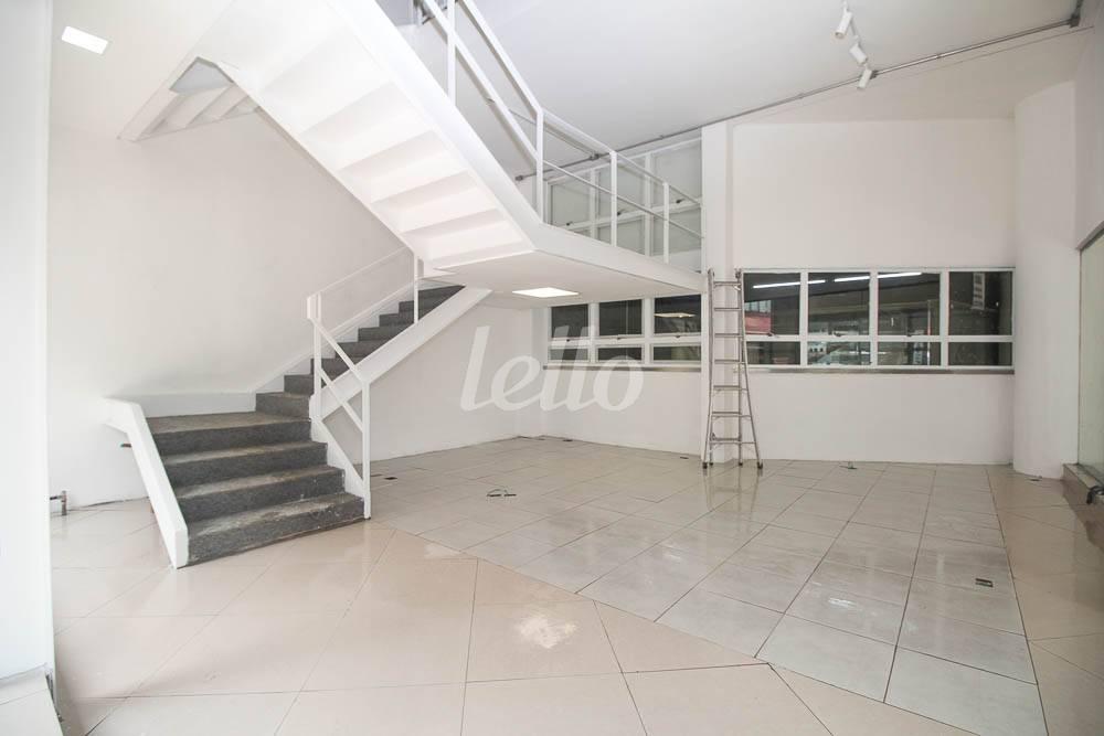 LOJA - TÉRREO de Loja para alugar, Padrão com 242 m², e em Centro - São Paulo