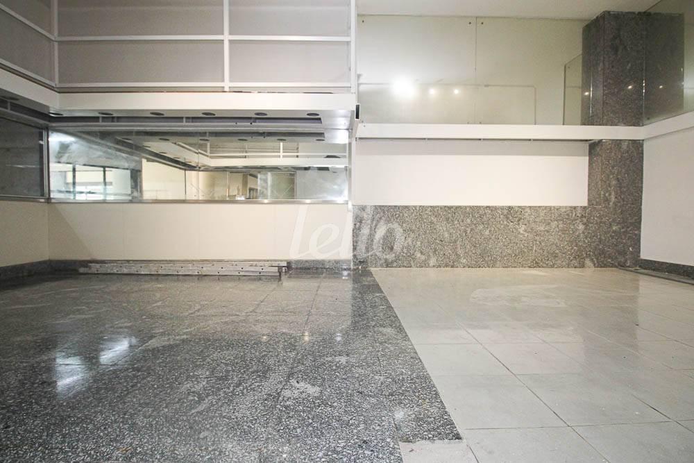 LOJA de Loja para alugar, Padrão com 130 m², e em Centro - São Paulo